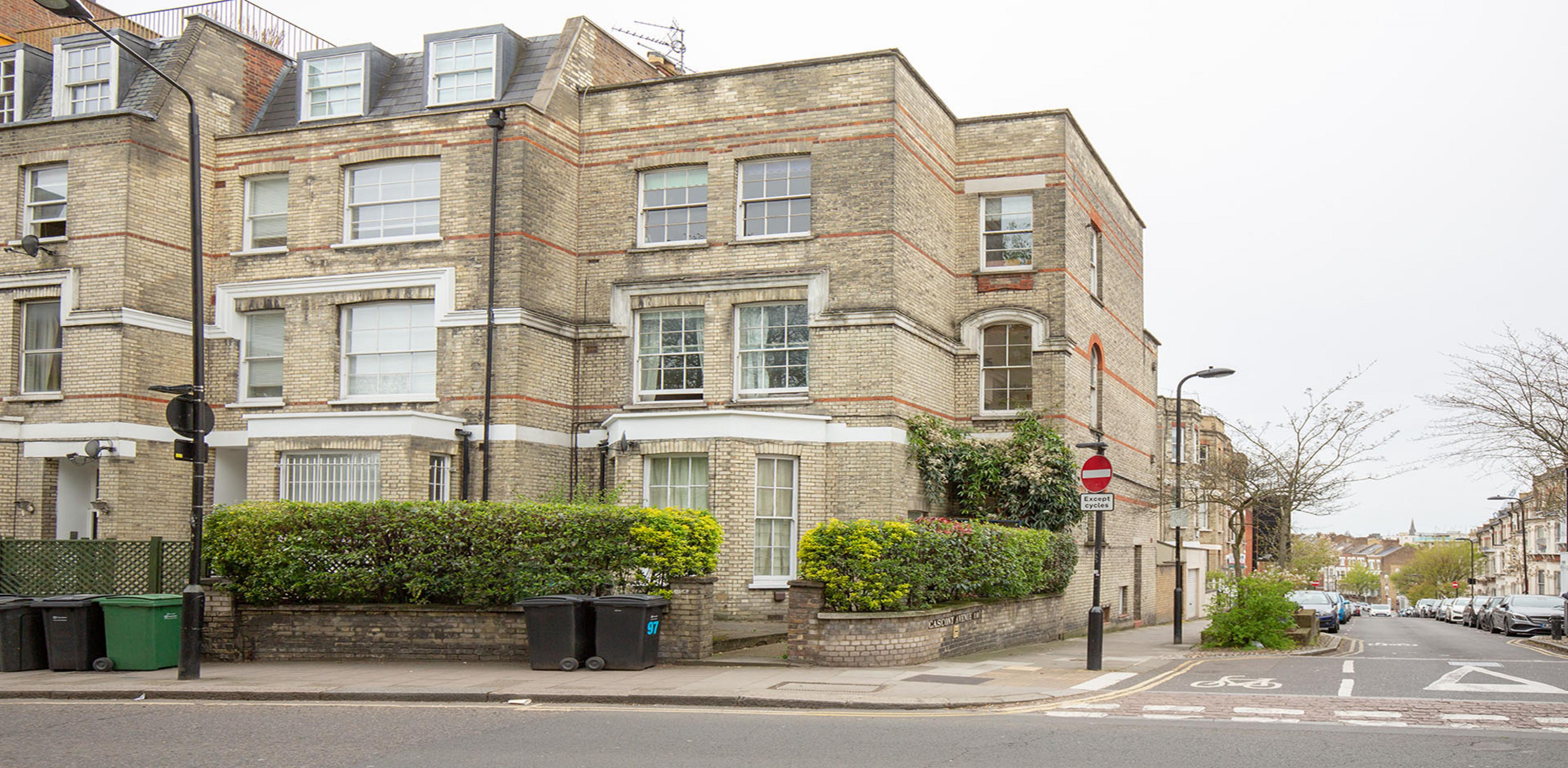 			2 Bedroom, 1 bath, 1 reception Flat			 West End Lane, West Hampstead NW6